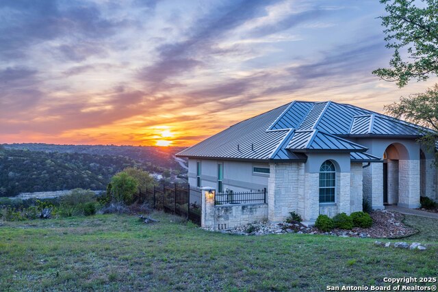 Image 4 of 39 For 302 Paradise Point Dr