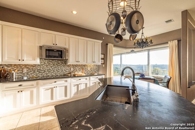 Image 6 of 39 For 302 Paradise Point Dr