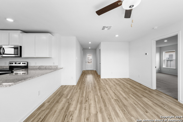 Image 5 of 32 For 16056 Imes Way