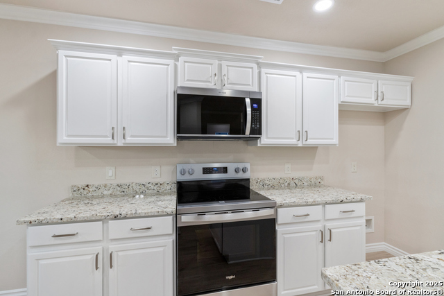 Listing photo id 16 for 2580 Cove Trail