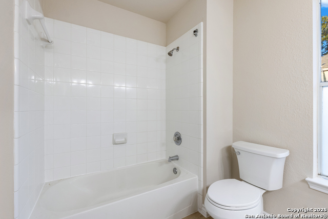 Listing photo id 28 for 2580 Cove Trail