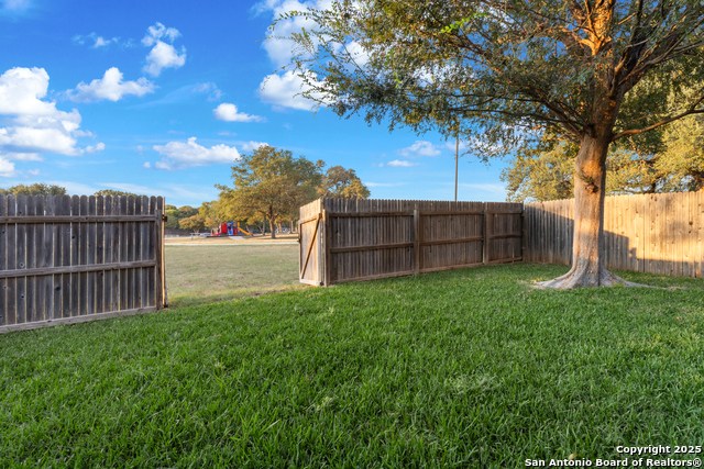 Listing photo id 32 for 2580 Cove Trail
