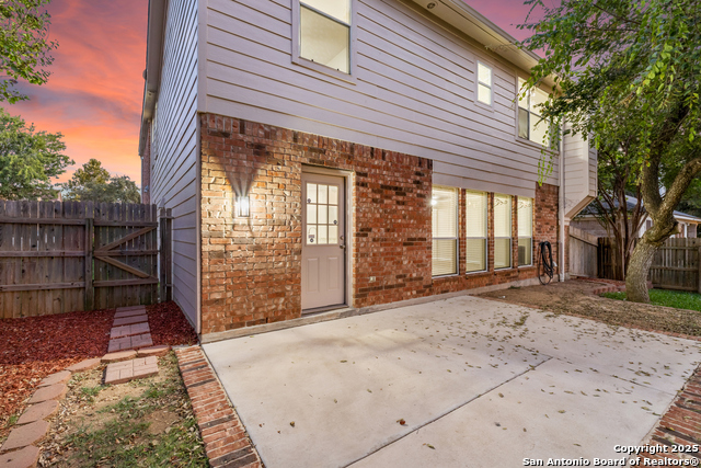 Listing photo id 33 for 2580 Cove Trail