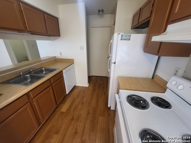 Image 5 of 13 For 11611 Capotillo  1