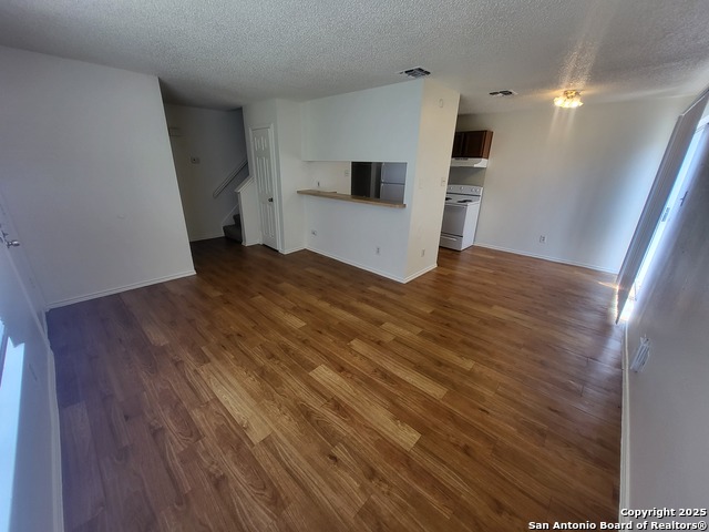 Image 6 of 13 For 11611 Capotillo  1