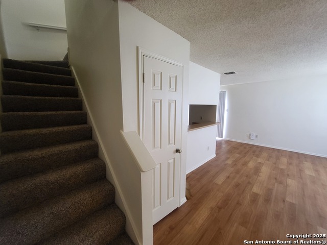 Image 8 of 13 For 11611 Capotillo  1