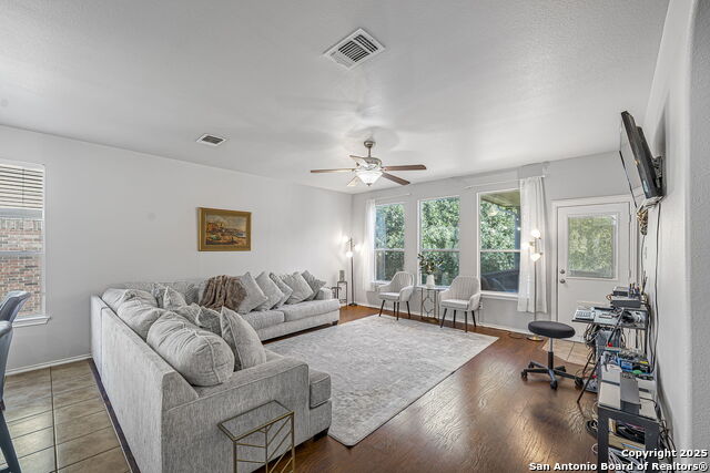 Image 10 of 50 For 834 Point Crossing