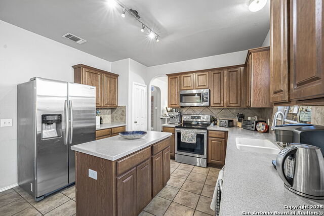 Image 13 of 50 For 834 Point Crossing