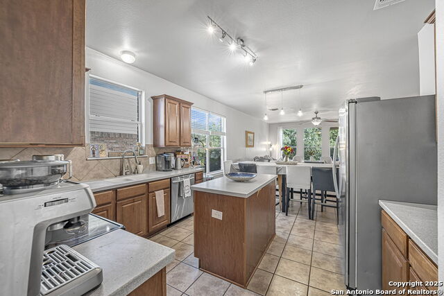 Image 15 of 50 For 834 Point Crossing