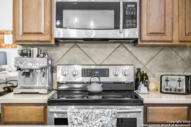 Image 17 of 50 For 834 Point Crossing