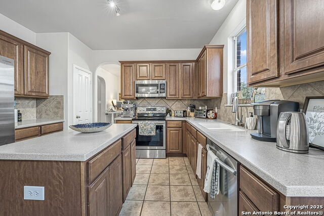 Image 19 of 50 For 834 Point Crossing