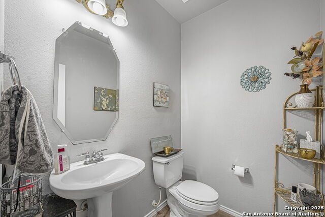 Image 23 of 50 For 834 Point Crossing