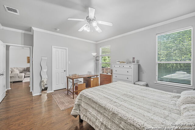 Image 24 of 50 For 834 Point Crossing