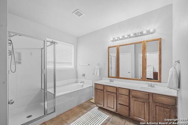 Image 26 of 50 For 834 Point Crossing