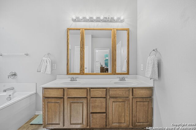 Image 27 of 50 For 834 Point Crossing