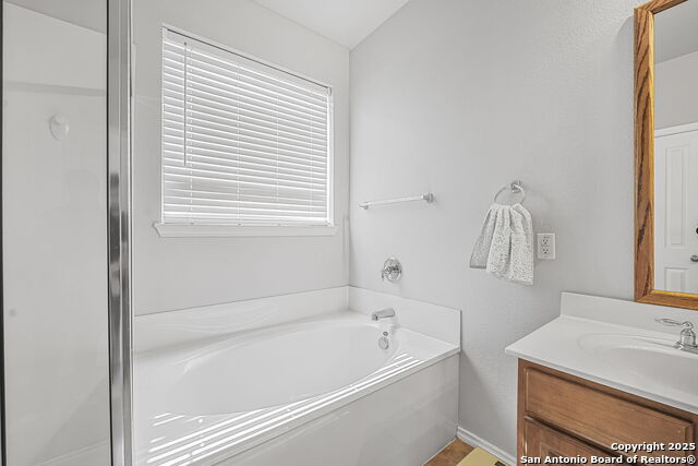 Image 29 of 50 For 834 Point Crossing