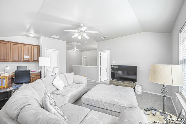 Image 33 of 50 For 834 Point Crossing