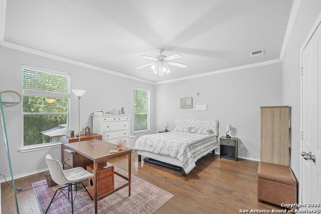 Image 35 of 50 For 834 Point Crossing