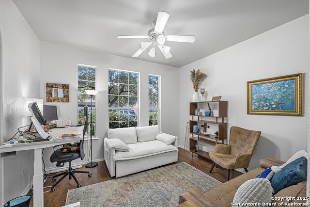 Image 5 of 50 For 834 Point Crossing