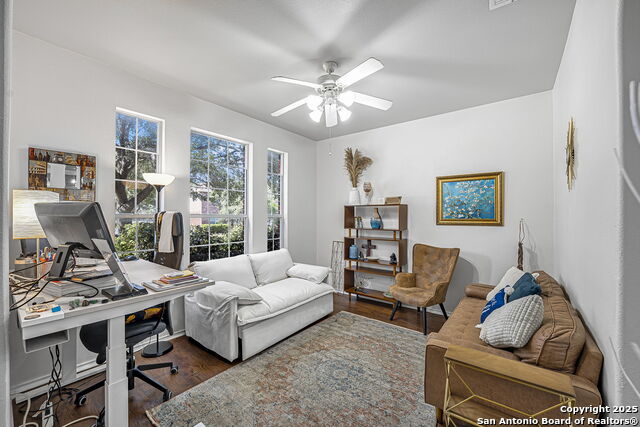 Image 6 of 50 For 834 Point Crossing