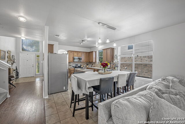 Image 8 of 50 For 834 Point Crossing