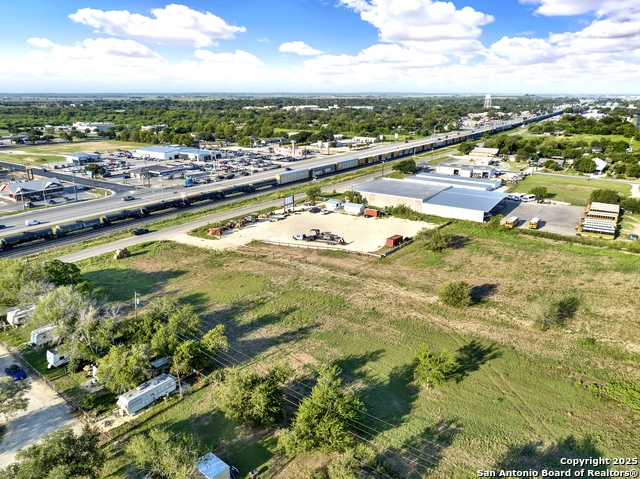 Listing photo id 8 for 146 18th  