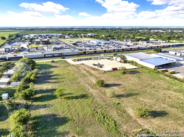 Listing photo id 9 for 146 18th  
