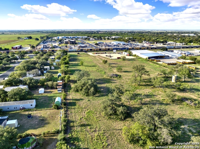 Listing photo id 10 for 146 18th  