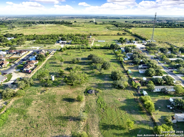 Listing photo id 2 for 146 18th  