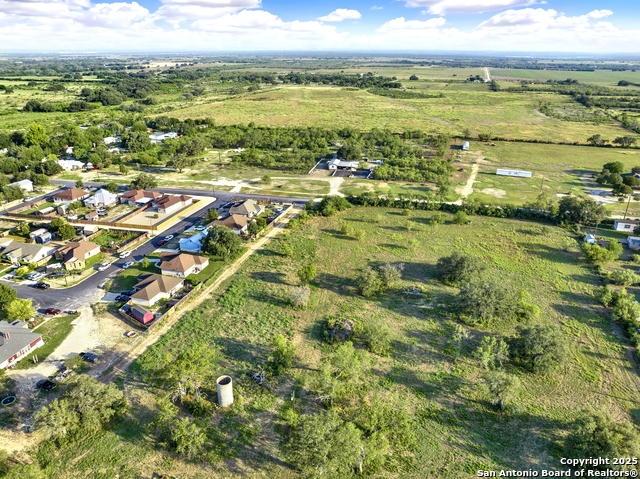 Listing photo id 3 for 146 18th  