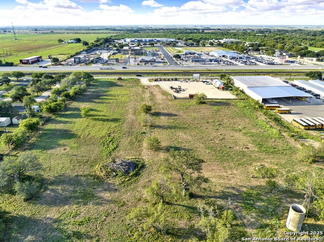 Listing photo id 5 for 146 18th  