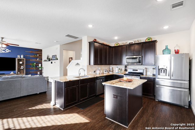 Image 13 of 31 For 10614 Rosalina Loop