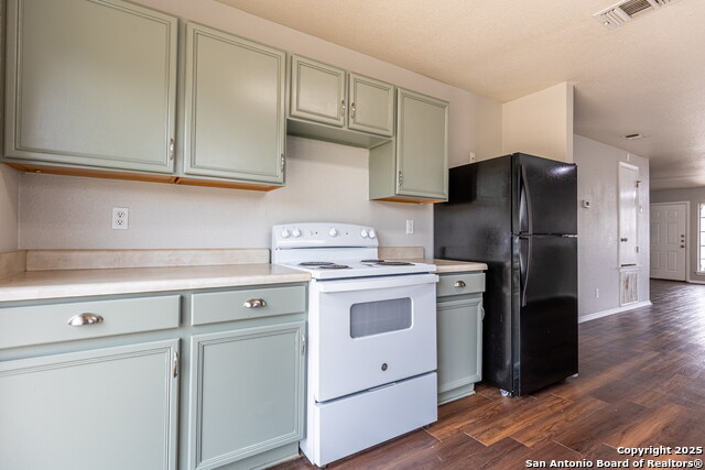 Image 14 of 32 For 9662 Acadian