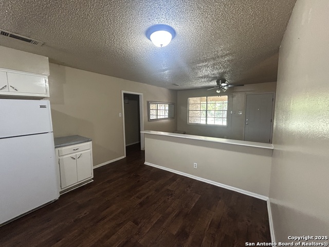 Listing photo id 9 for 6108 Evers  