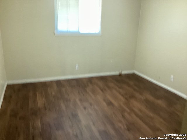 Listing photo id 3 for 6108 Evers  