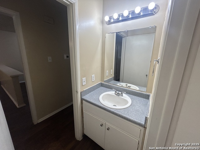 Listing photo id 7 for 6108 Evers  