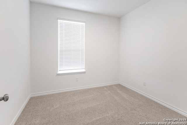 Listing photo id 10 for 8119 Harmick Circle