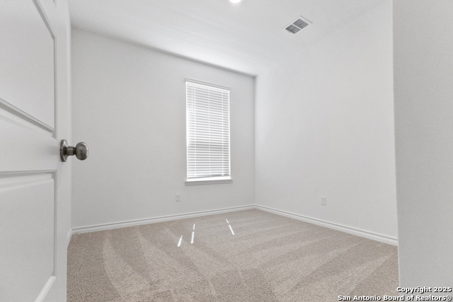 Listing photo id 12 for 8119 Harmick Circle