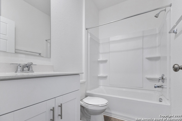 Listing photo id 13 for 8119 Harmick Circle