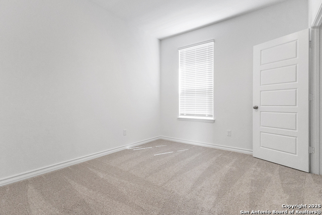 Listing photo id 14 for 8119 Harmick Circle