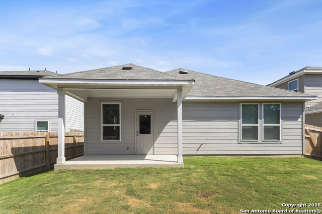 Listing photo id 16 for 8119 Harmick Circle