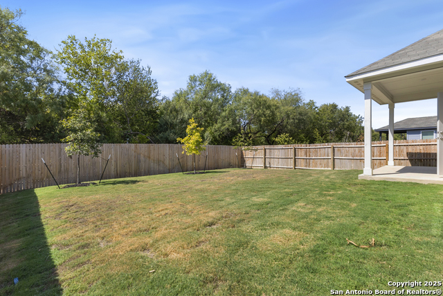 Listing photo id 17 for 8119 Harmick Circle