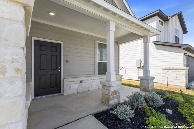 Listing photo id 0 for 8119 Harmick Circle