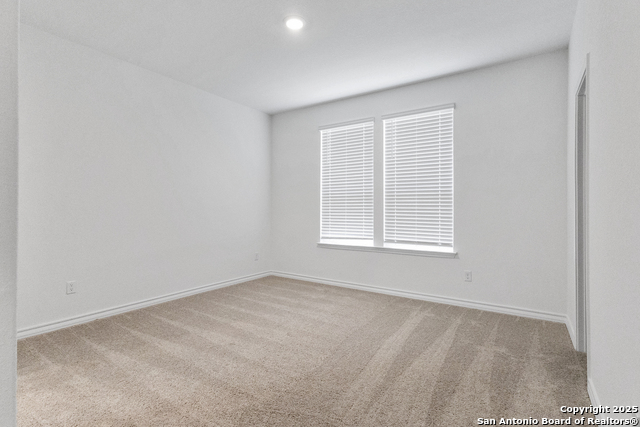 Listing photo id 7 for 8119 Harmick Circle