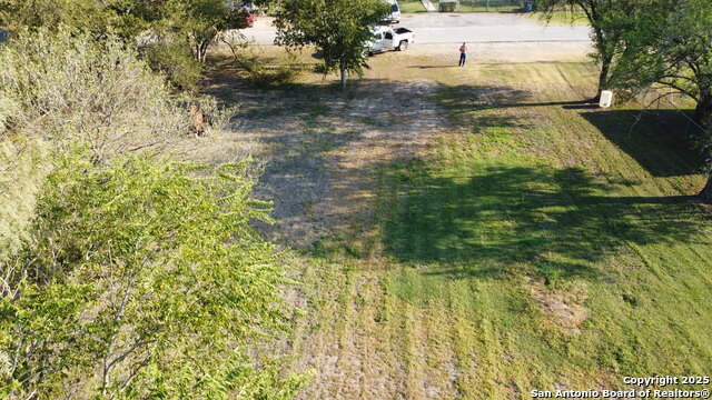 Listing photo id 13 for 15827 Brewster