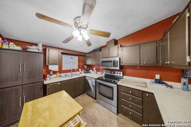 Details for 688 Canyon Sprgs, Canyon Lake, TX 78133