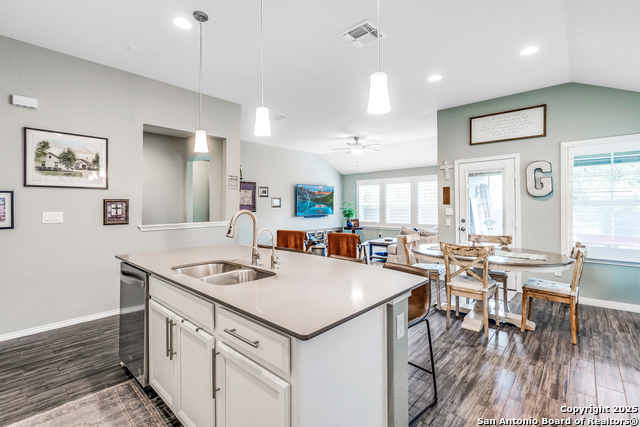 Image 12 of 46 For 11820 Bloom Bend