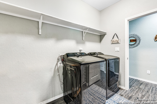 Image 21 of 46 For 11820 Bloom Bend