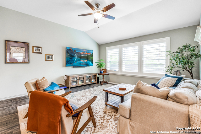 Image 9 of 46 For 11820 Bloom Bend