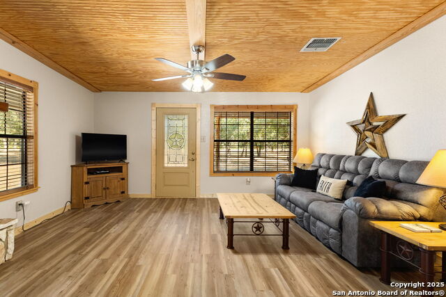 Listing photo id 10 for 15835 Us Highway 90 E
